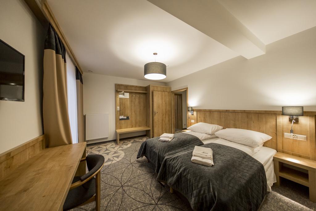 Grand Stasinda Bal Sylwestrowy Animacje Impreza Integracyjna Dwa Posilki Bogaty Bufet Baseny Kregielnia Grota Sauny Squash Silownia Place Zabaw Widoki 1000Mnpm Bukowina Tatrzańska Extérieur photo