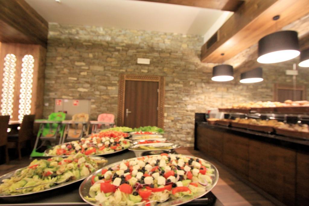 Grand Stasinda Bal Sylwestrowy Animacje Impreza Integracyjna Dwa Posilki Bogaty Bufet Baseny Kregielnia Grota Sauny Squash Silownia Place Zabaw Widoki 1000Mnpm Bukowina Tatrzańska Extérieur photo